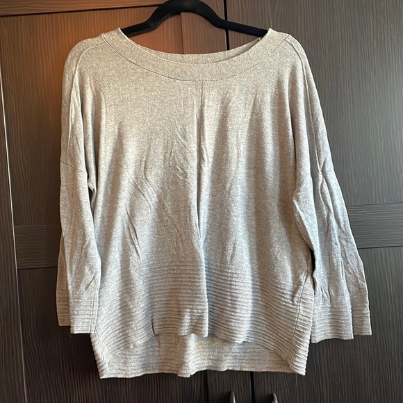 Cyrus Gray light weight sweater - Picture 1 of 6